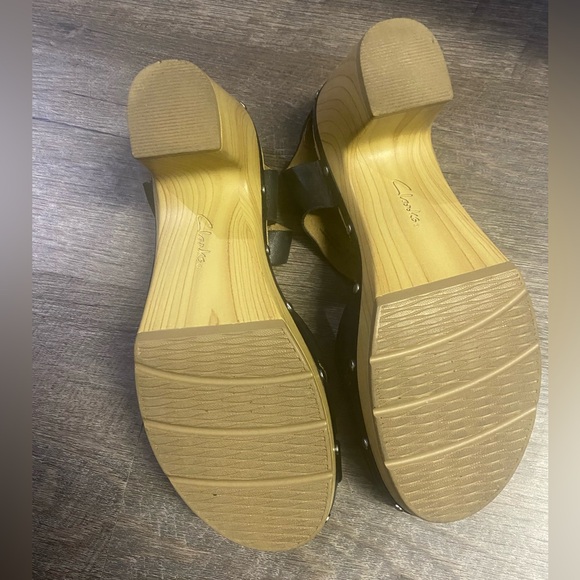 Clarks Artisan Black Leather Sandals (9M) - Picture 5 of 7